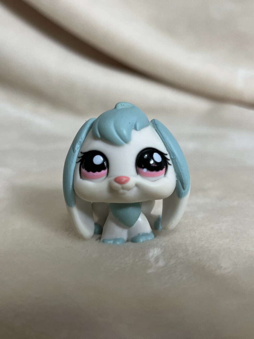 Littlest Pet Shop Lop Eared Bunny Rabbit 2009 G2 (Outdoor Adventure Pets)